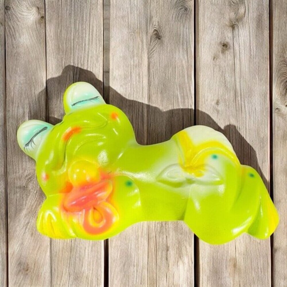 Ceramic Wall Hanging Green Frog Figurine Wall Decor Figurine Whimsical Vintage